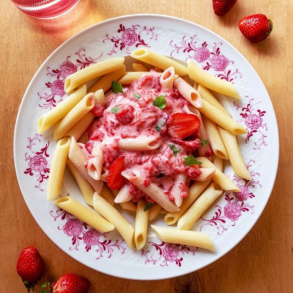 Polnische Pasta mit Erdbeeren https://en.wikipedia.org/wiki/Pasta_with_strawberries