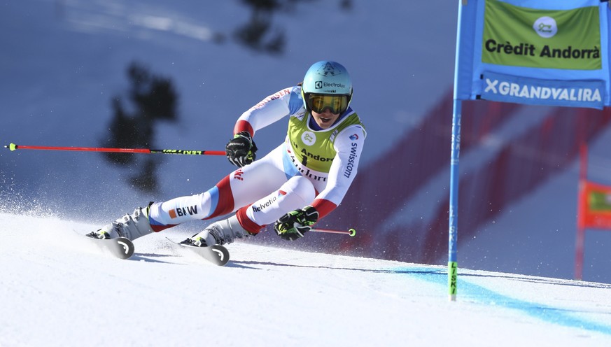 Switzerland&#039;s Wendy Holdener competes during the first run of a women&#039;s alpine ski giant slalom, in Soldeu, Andorra, Sunday, March 17, 2019. (AP Photo/Alessandro Trovati)