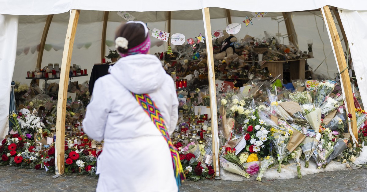 Zentraler-Verein-hilft-Opfern-der-Brandkatastrophe-Gedenkst-tte-wird-verlegt