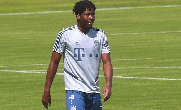 Bright Akwo Arrey-Mbi / Fussball / FC Bayern M