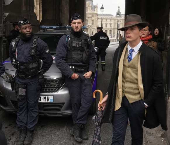 Louvre Detektiv Pedro Elias Garzon Delvaux