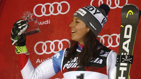 Switzerland&#039;s Wendy Holdener holds her trophy after taking second place in an alpine ski, women&#039;s World Cup slalom in Zagreb, Croatia, Wednesday, Jan. 3, 2018. (AP Photo/Giovanni Auletta)