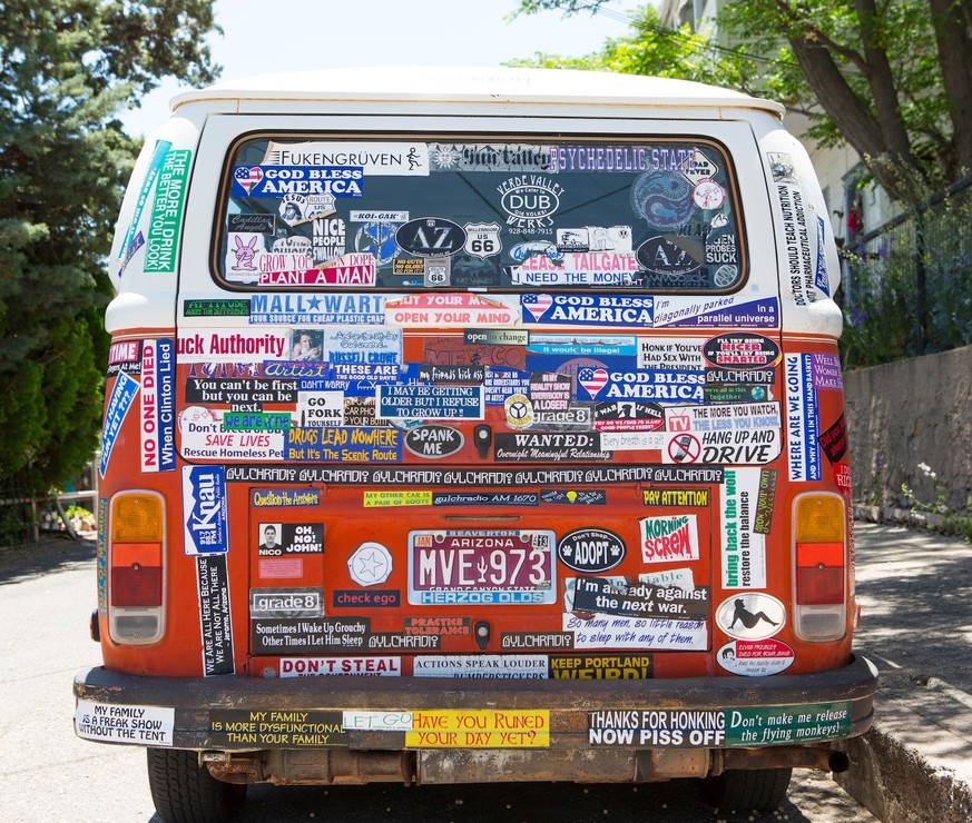 Autoaufkleber from HELL!
Wie viele willst du noch auf dein Auto pappen?