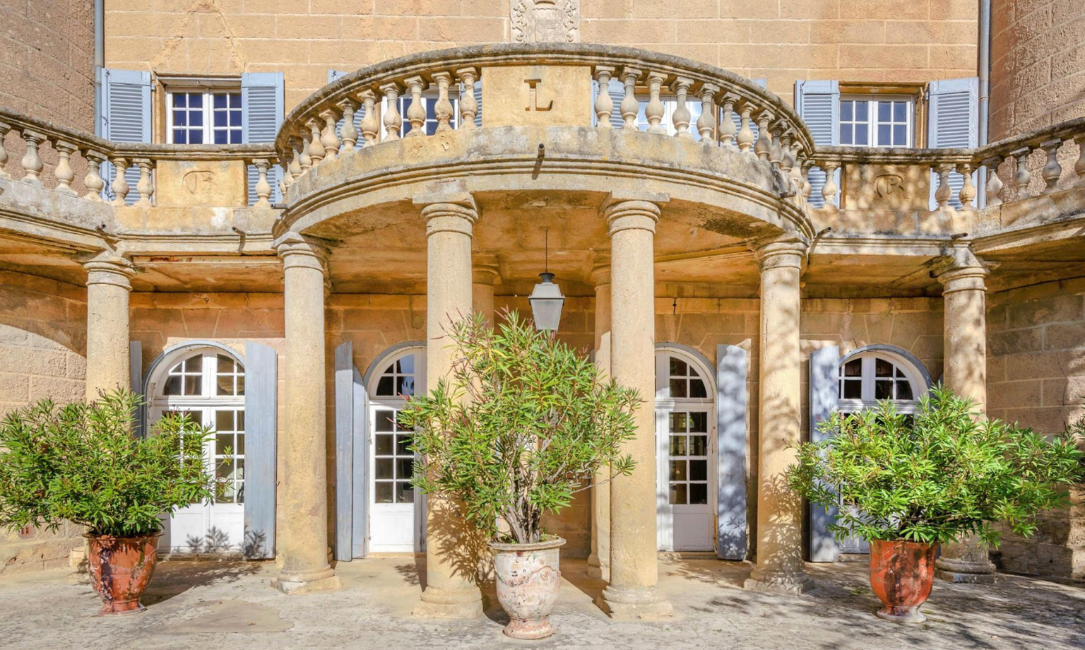 VENTE CHÂTEAU UZES (30700) 800 M²
frankreich architektur picasso kunst immobilien https://www.sothebysrealty-france.com/fr/immobilier-luxe/ref-uz1-281/vente-chateau-uzes-20-pieces-30700/