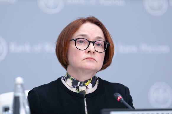 Früher trug sie Broschen, seit Beginn von Russlands «Spezialoperation» nicht mehr: Elvira Nabiullina bei einer Pressekonferenz Ende April in Moskau.