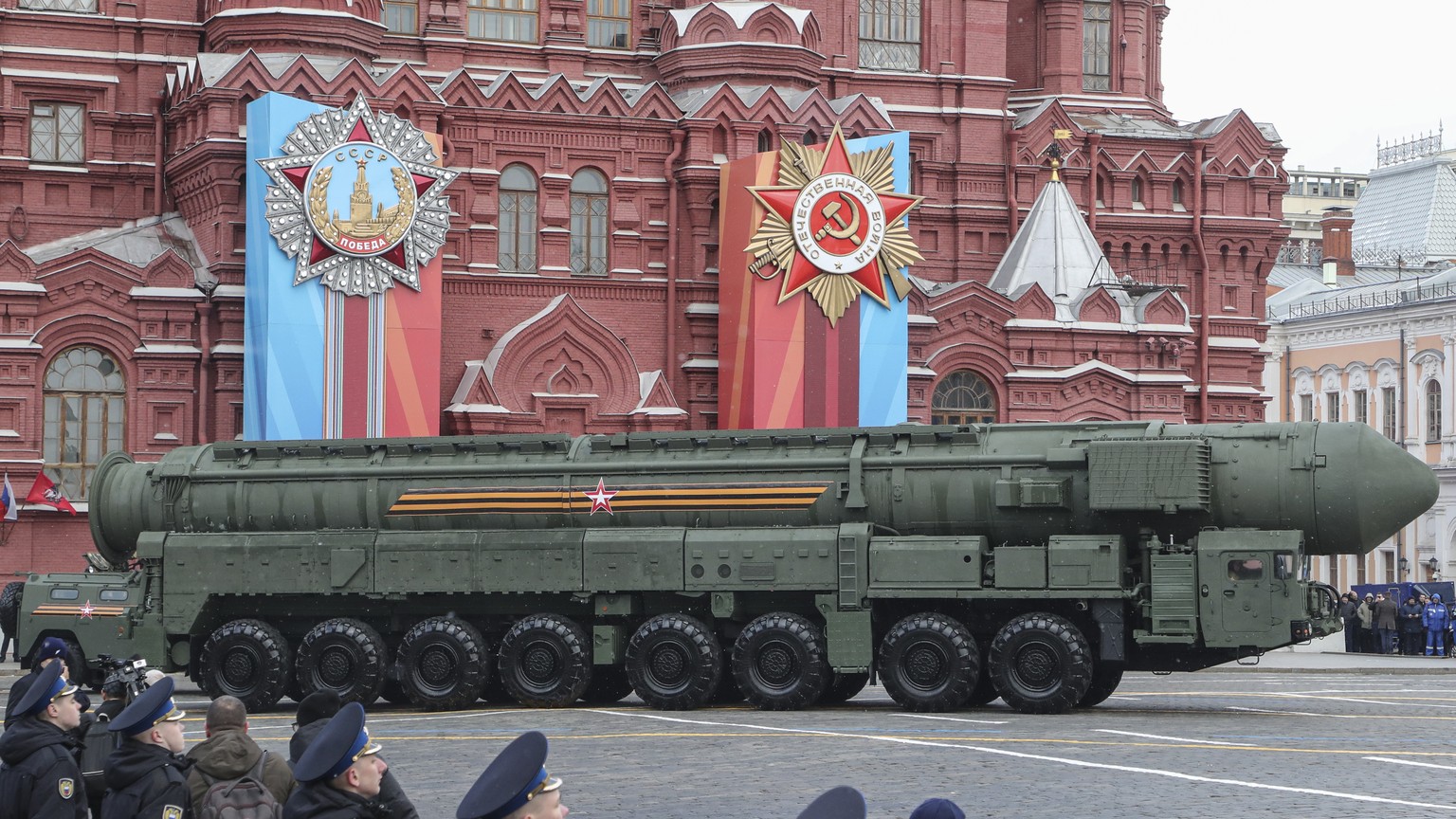 epa11328415 Russian &#039;Yars&#039; intercontinental ballistic missile launcher takes part in the Victory Day military parade in Moscow, Russia, 09 May 2024. Russia marks the 79th anniversary of the  ...