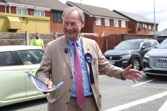 epa13046269 British MP and Leader of Restore Britain Rupert Lowe in Wigan, Britain, 18 June 2026. A by-election is being held in the Parliamentary constituency of Makerfield, triggered by Labour MP Jo ...