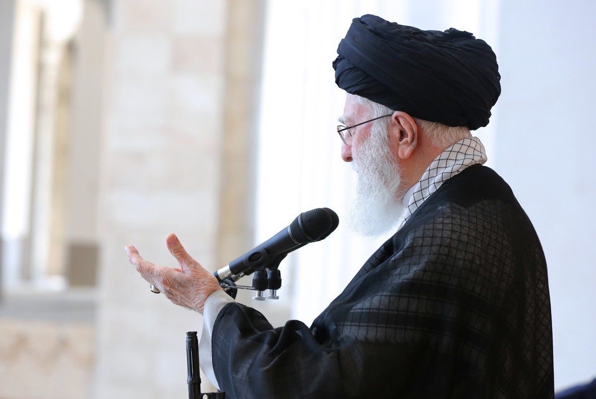 epa11641556 A handout photo made available by the Iranian Supreme Leader office shows Supreme Leader of Iran Ayatollah Ali Khamenei speaking during the Friday prayer ceremony in Tehran, Iran, 04 Octob ...