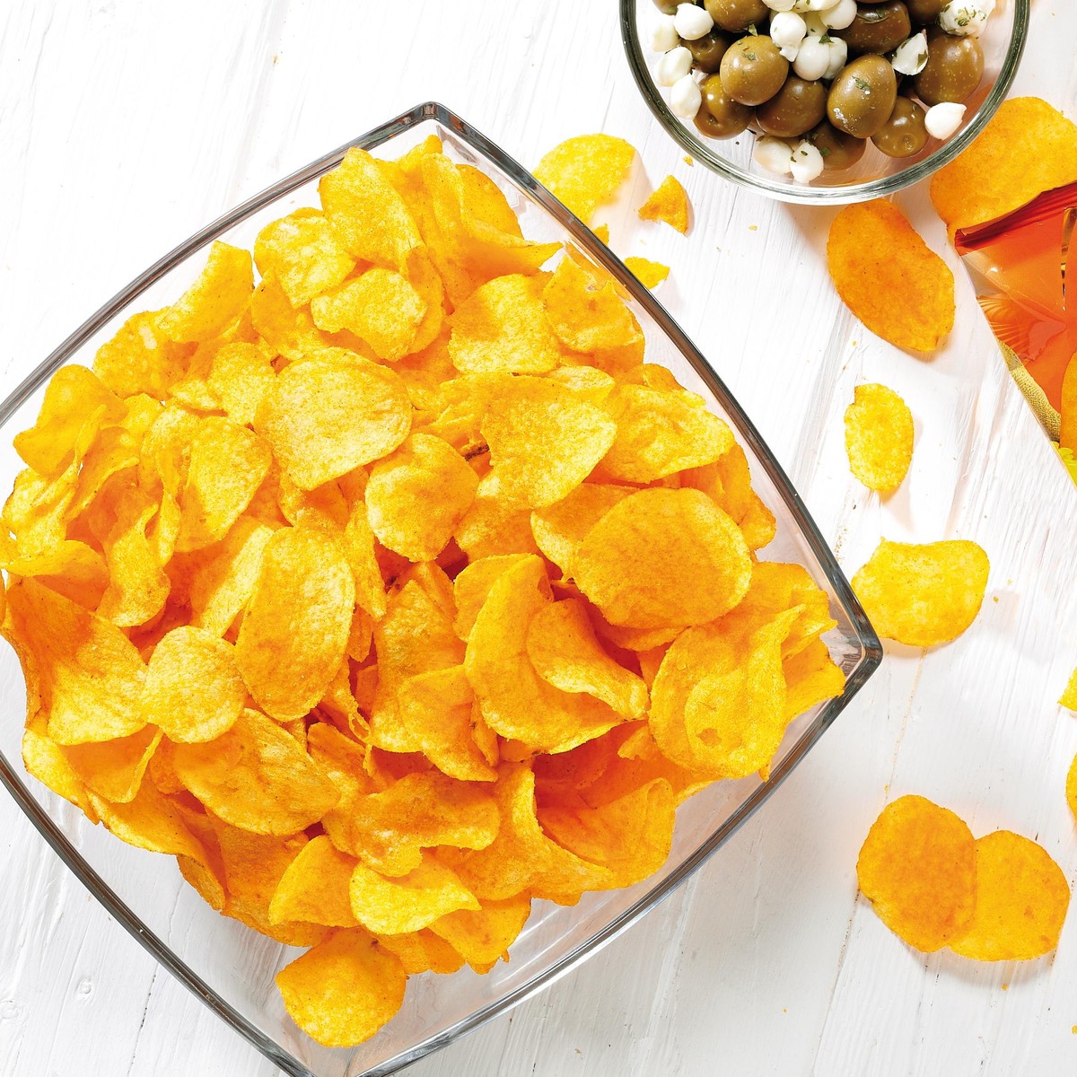 Seit 1964 die beliebtesten Chips im Sortiment: Zweifel Original Paprika Chips. Les meilleurs chips dans l'assortiment depuis 1964: Zweifel Original Paprika Chips. Copyright: ARD Design Switzerlan ...
