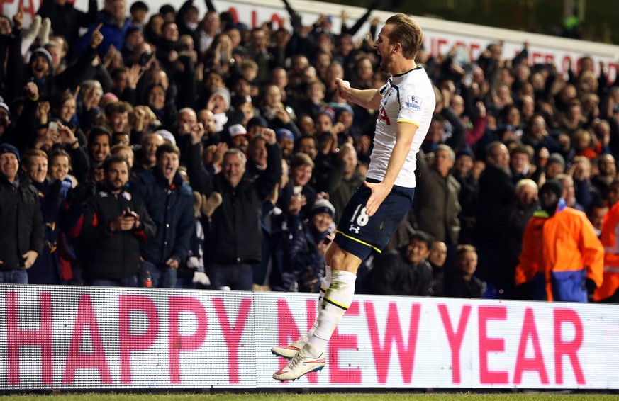 Wenn die Bandenwerbung perfekt passt: Harry Kane beschert den Tottenham-Fans einen grandiosen Auftakt ins neue Jahr.