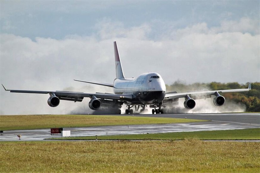 british airways 747 party flugzeug cotswold airport 
https://www.cotswoldairport.com/g-civb-boeing-747-negus-opening-to-the-public-soon/
https://www.instagram.com/negus747/