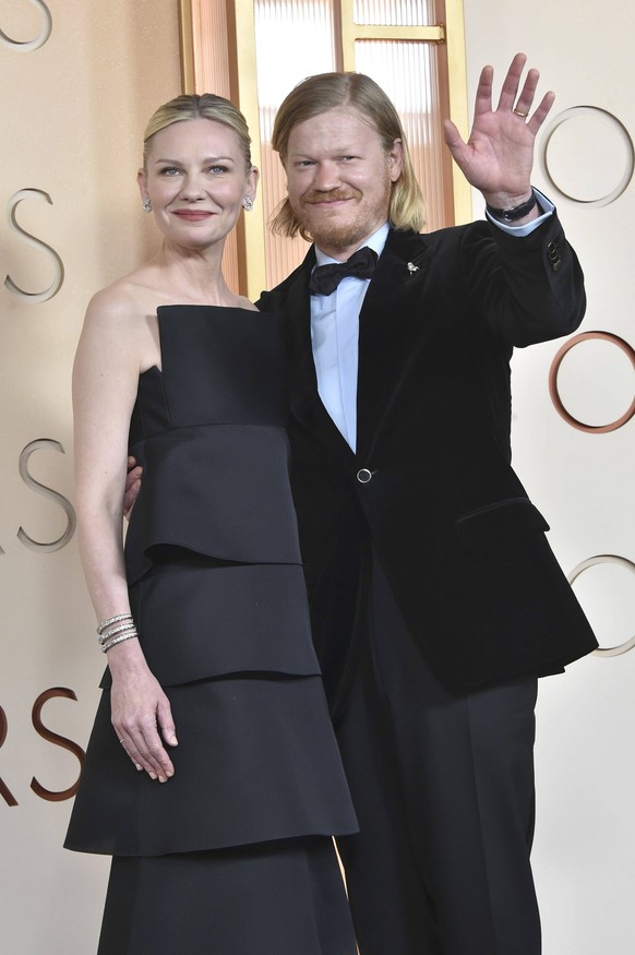 Kirsten Dunst und Jesse Plemons bei der Oscar Verleihung 2026 / 98th Annual Academy Awards im Dolby Theatre. Los Angeles, 15.03.2026 *** Kirsten Dunst and Jesse Plemons at the 2026 98th Annual Academy ...