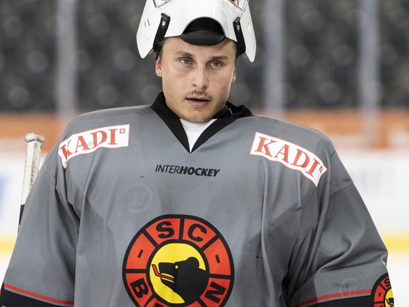 Torhueter Andri Henauer vom SC Bern trainiert am Montag, 25. August 2025 in der Postfinance Arena in Bern. Am 9. September spielt der SCB sein erstes Spiel der Eishockey Saison 2025/26 auswaerts gegen ...