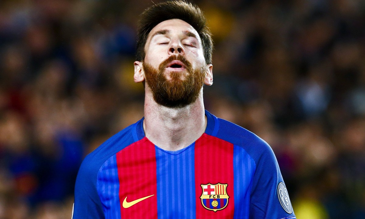 epa05986333 (FILE) - A file picture dated 19 April 2017 shows FC Barcelona's Lionel Messi reacts during the UEFA Champions League quarter final, second leg soccer match between FC Barcelona and J ...
