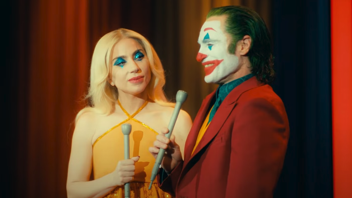 Lady Gaga et Joachin Phoenix dans les rôles iconiques d'Harley Quinn et du Joker.