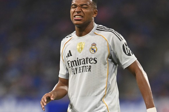 Real Madrid&#039;s Kylian Mbappe gestures during a Spanish La Liga soccer match between Real Oviedo and Real Madrid at Carlos Tartiere stadium in Oviedo, Spain, Sunday, Aug. 24, 2025. (AP Photo/Miguel ...