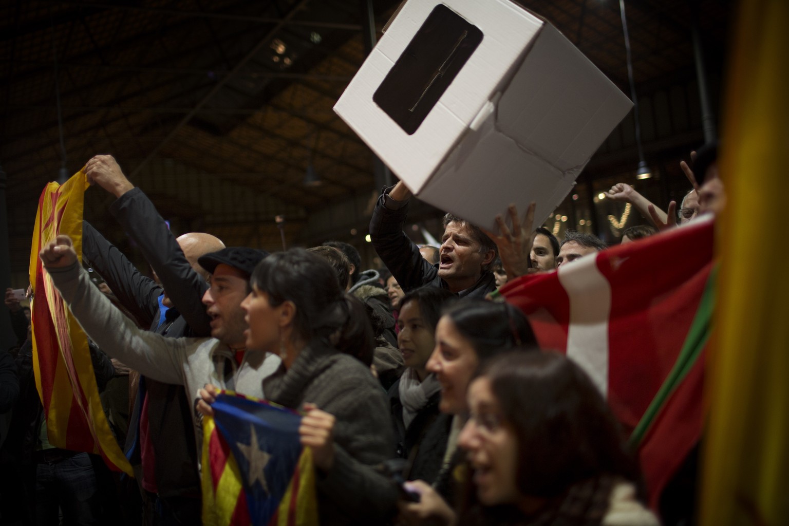 Die Würfel sind gefallen: Abspaltungs-Befürworter nach dem Referendum in Barcelona.