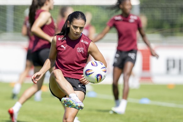 Die Schweizer Fussballerinnen mit Meriame Terchoun anlaesslich eines Trainings der Schweizer Frauen Fussball Nationalmannschaft in der 2. EM-Vorbereitungswoche, am Freitag, 20. Juni 2025 in Nottwil. D ...