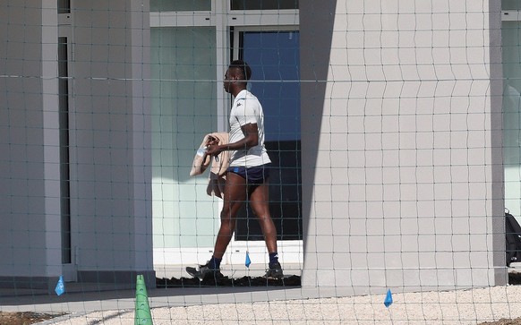 epa08443742 Brescia Calcio&#039;s forward Mario Balotelli ready for an individual training after the end of lockdown due to the Coronavirus emergency,Torbole, Italy, 25 may 2020. EPA/SIMONE VENEZIA