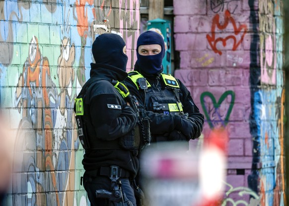 epa11196005 Special police units search for long-wanted former members of the German Red Army Faction (RAF) militant group, Ernst Volker Staub and Burkhard Garweg, during an operation in Berlin,…