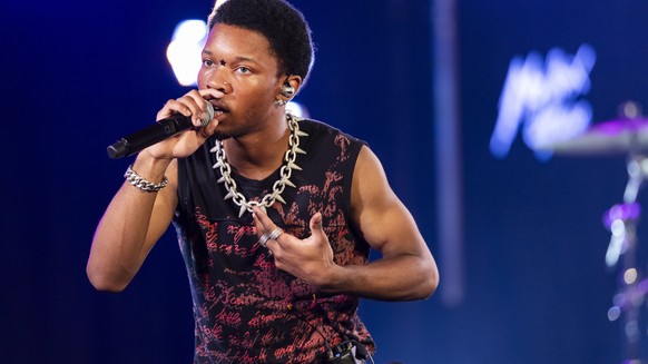 epa11488523 US singer-songwriter, David Anthony Burke aka d4vd performs on the Casino stage, during the 58th Montreux Jazz Festival (MJF), in Montreux, Switzerland, 19 July 2024. The 58th edition of t ...