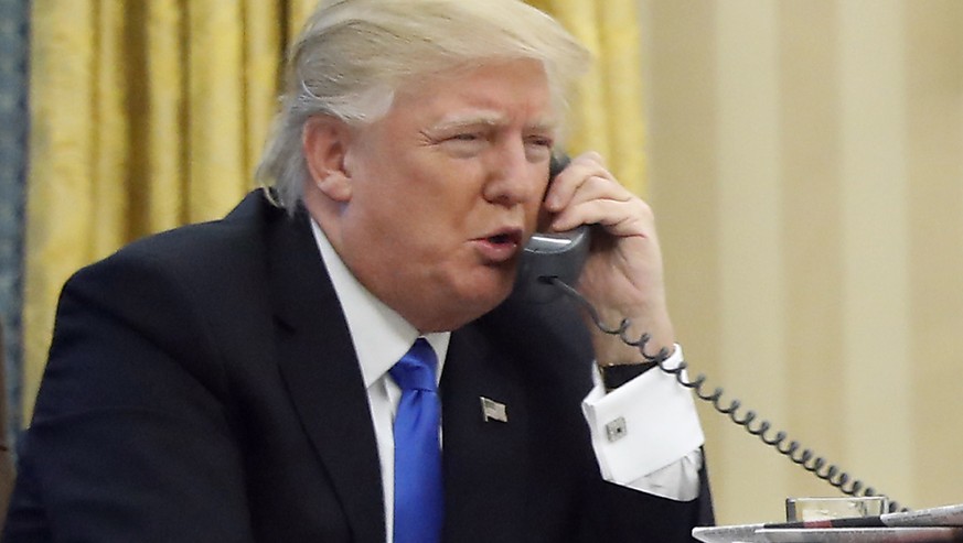 US-Präsident Donald Trump bei einem Telefongespräch im Weissen Haus. (Archivbild)