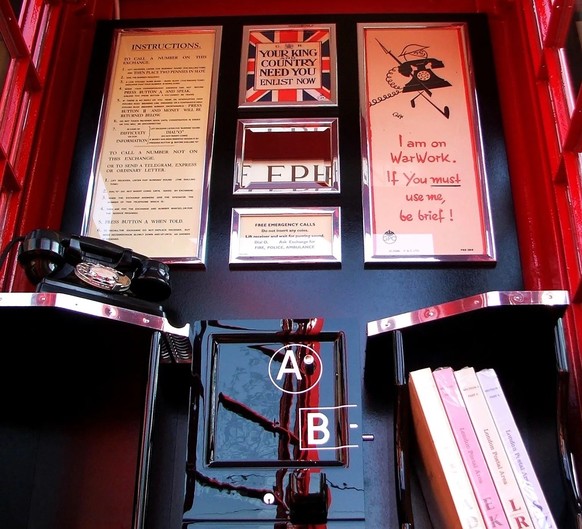 Rote Telefonzellen und ihre Umnützungen. 

https://www.redtelephonebox.com/