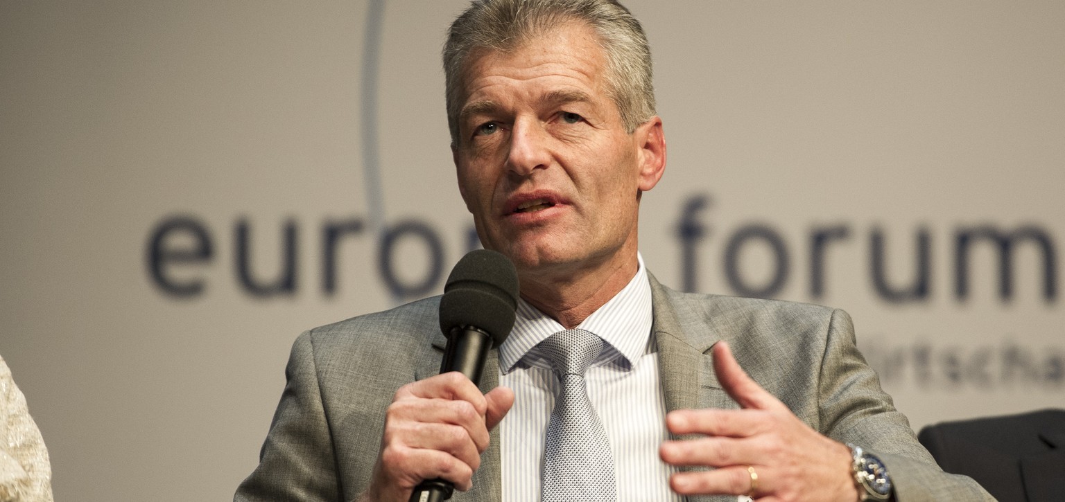 Heinz Karrer, Praesident der Economiesuisse, spricht am Europa Forum Luzern, am Montag, 10. November 2014 im KKL Luzern. Die 27. Ausgabe des internationalen Forums hat die offenen globalen Maerkte zum ...