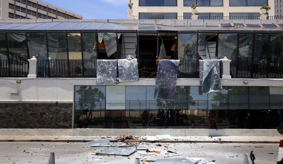 epa07518966 A general view showing the damages after an explosion hit Kingsbury Hotel in Colombo, Sri Lanka, 21 April 2019.According to the news reports at least 138 people killed and over 400 injured ...