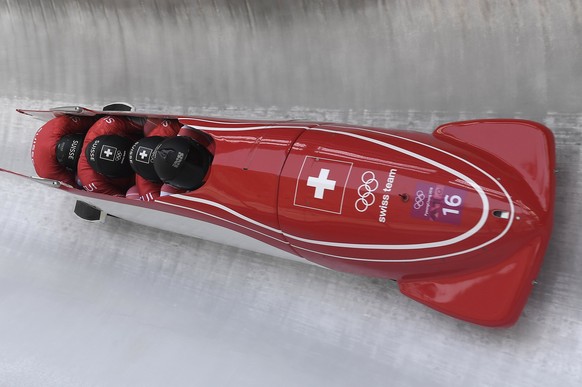 epa06559460 Rico Peter, Thomas Amrhein, Simon Friedli and Michael Kuonen of Switzerland in action during the Men&#039;s 4-man Bobsleigh competition at the Olympic Sliding Centre during the PyeongChang ...