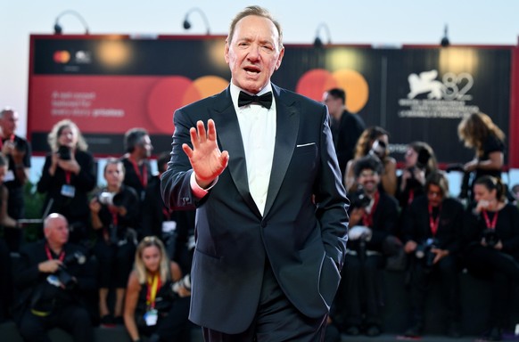 KEYPIX - epa12341294 US actor Kevin Spacey attends the &#039;Filming Italy Venice Awards&#039; during the 82nd annual Venice International Film Festival, in Venice, Italy, 31 August 2025. The film fes ...