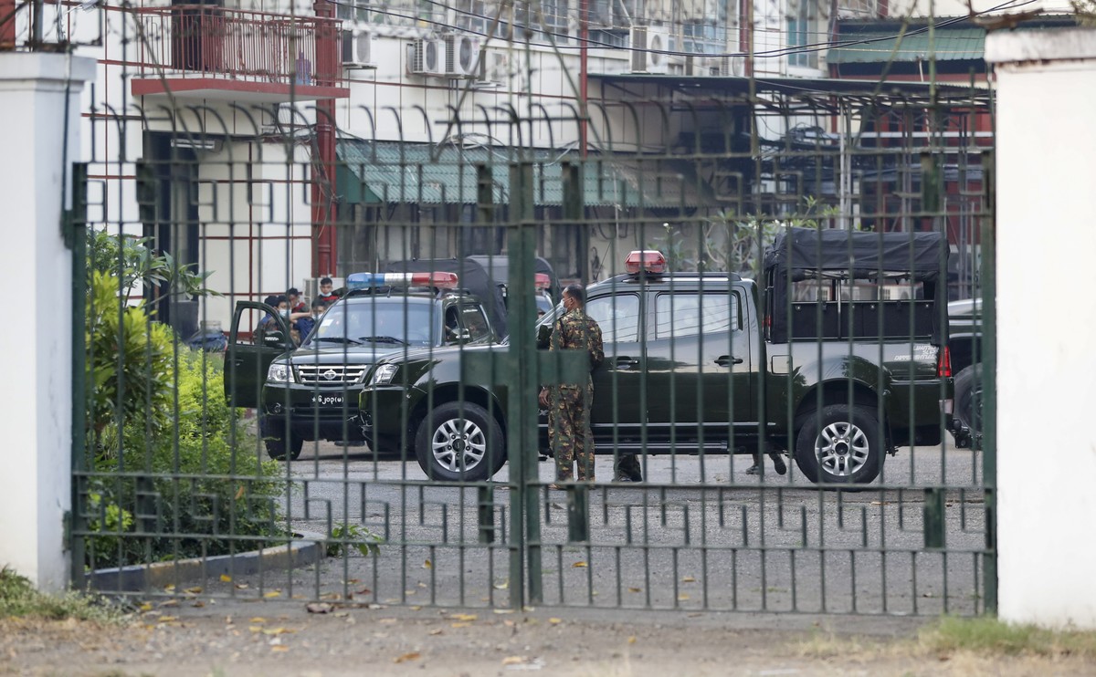 epa08978904 Military soldiers and vehicles are seen inside the state-run Myanmar Radio and Television office compound, in Yangon, Myanmar, 01 February 2021. According to media reports, the senior memb ...
