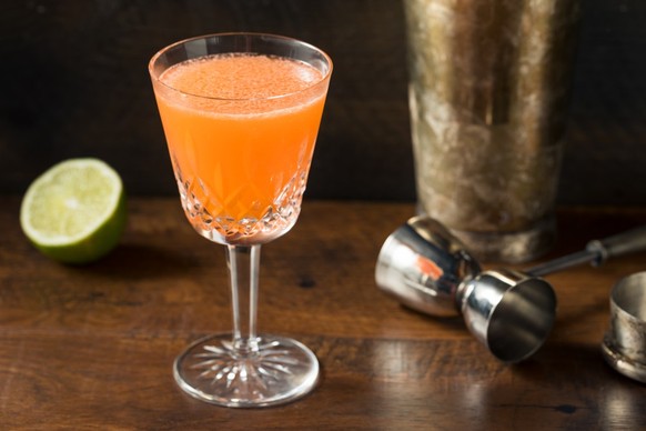 Naked and Famous Cocktail: Der Sommerdrink 2025?