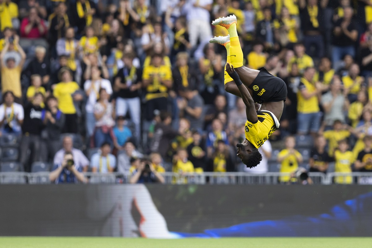 YBs Silvere Ganvoula jubelt nach seinem Tor zum 1-0 im Super League Spiel zwischen dem BSC Young Boys Bern und dem FC Winterthur, am Samstag, 5. August 2023 im Stadion Wankdorf in Bern. (KEYSTONE/Pete ...