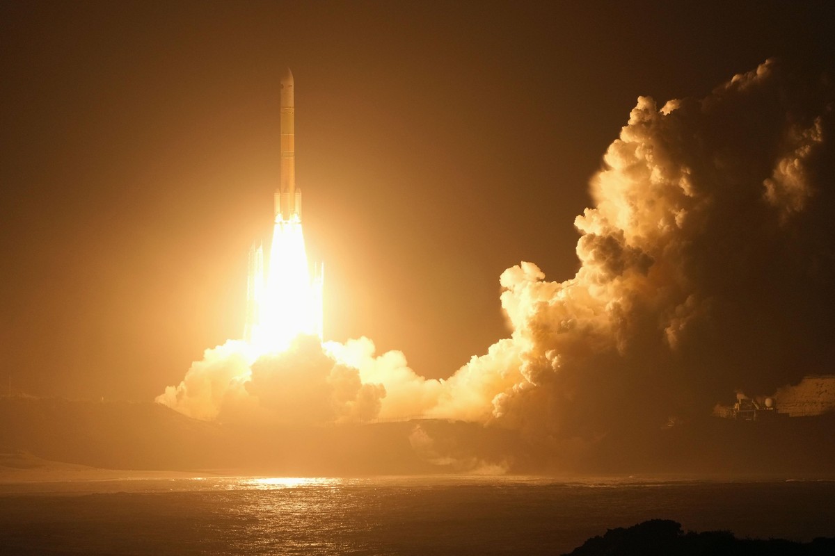An H3 rocket lifts off from the Tanegashima Space Center in Kagoshima prefecture, southern Japan, Tuesday Oct. 20, 2026. (Naoki Hiraoka/Kyodo News via AP)
Japan Mars Moons