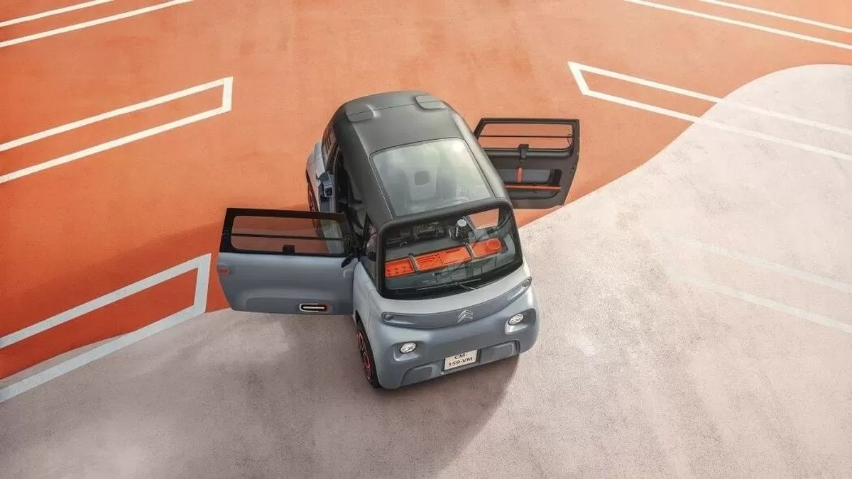 Citroen Ami – Kleinst-Electroauto für den Stadverkehr. 
https://www.citroen.fr