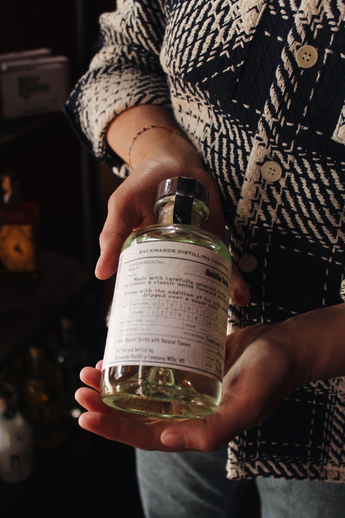 Rencontre avec Amber Pollock, co-fondatrice de la Backwards Distilling Company, qui commercialise l'une des seules absinthes made in USA.