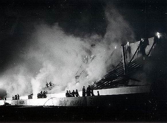 In der Nacht vom 13. auf den 14. Juni 1968 wurde der Hardturm angezündet. Nur dank eines Wunders überstand das Stadion den Anschlag, die Kosten beliefen sich auf 500'000 Franken. Es war nach 1934 bereits der zweite Brandanschlag auf dem Hardturm-Areal.