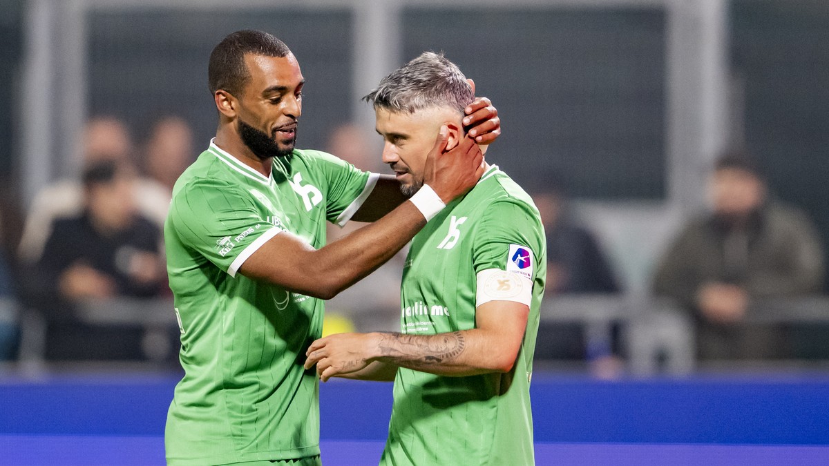 Joie de William Le Pogam (YS), droite, apres avoir marque le but du 2.0 a cote du joueur Hugo Komano (YS) lors de la rencontre de football de Super League entre Yverdon Sport FC et FC Zuerich le jeudi ...
