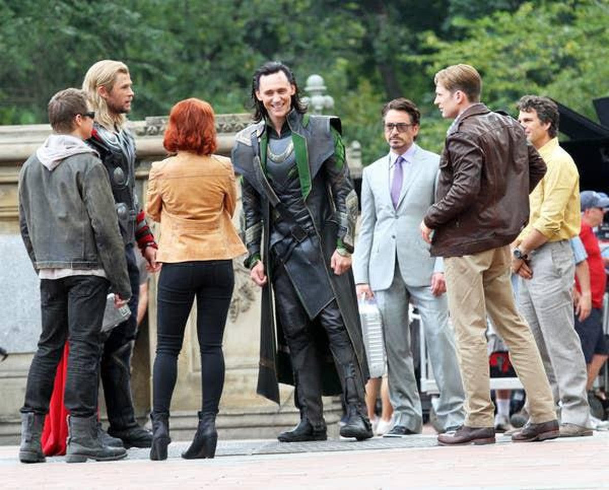 avengers behind the scenes 

SplashNews.com