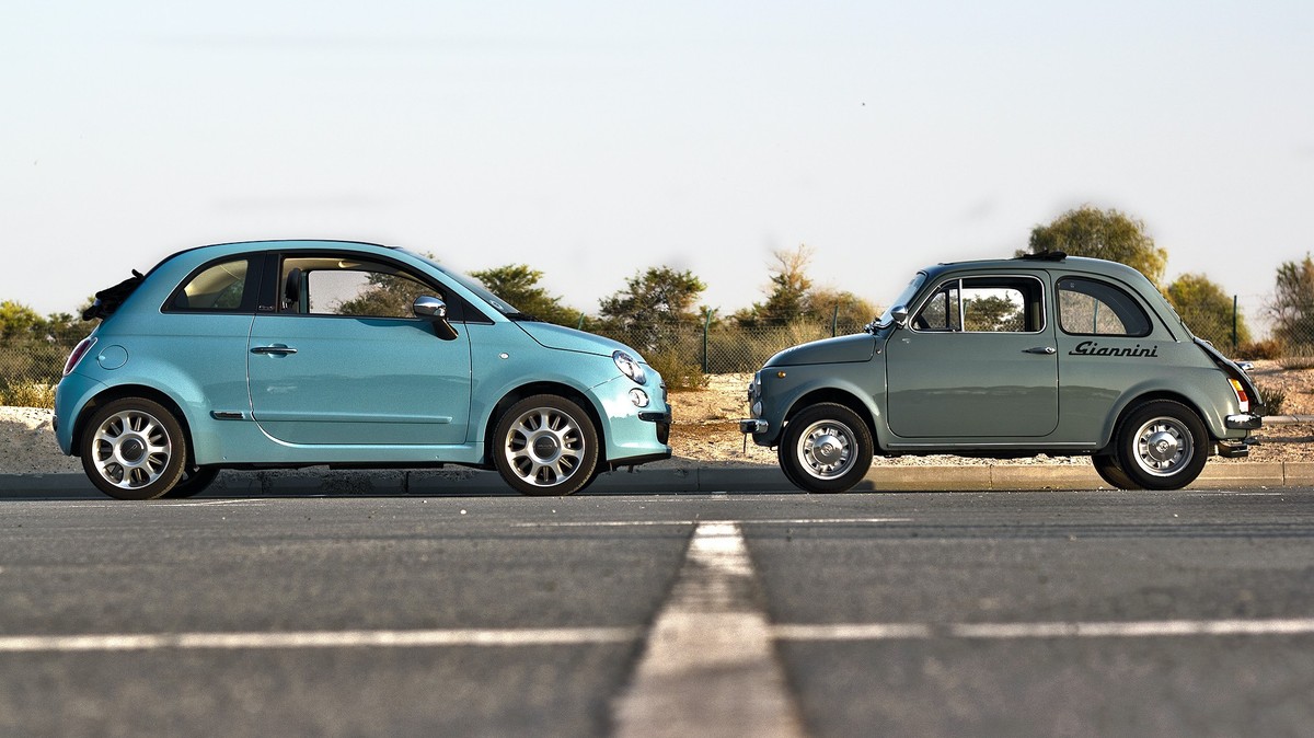 Fiat 500 – alt vs neu. 
http://motoringme.com/features/classics-fiat-500-old-and-new/