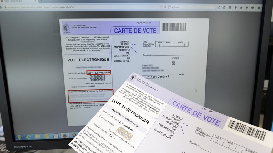 Du materiel de vote electronique et les bulletins pour l&#039;election au Conseil national et au Conseil des Etats du canton de Geneve, photographie avant les elections federales 2015 ce vendredi 9 oc ...