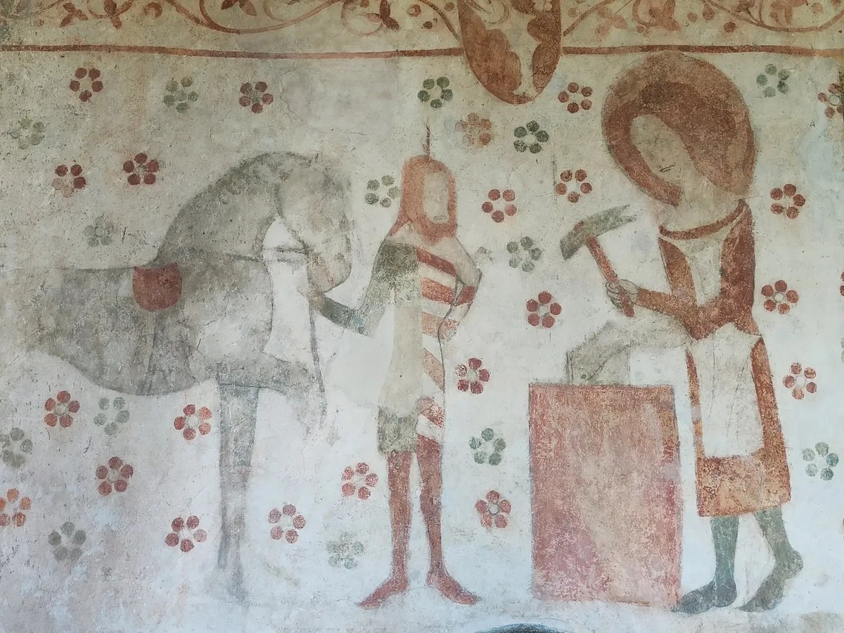 Der Heilige Eligius ist der Schutzpatron der Hufschmiede und Tierärzte. Der Legende nach hat er einem Pferd den Fuss amputiert, ihn auf dem Amboss beschlagen und anschliessend wieder angesetzt. Diese  ...
