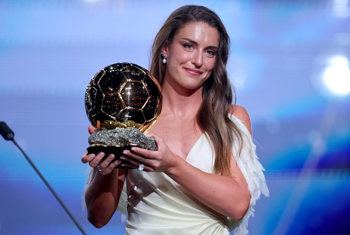 epa13333504 Alexia Putellas of Barcelona wins the Women's Ballon d'Or at the 2026 Ballon d'Or awards ceremony at the London Palladium Theatre, London, Great Britain, 26 October 2026. It ...