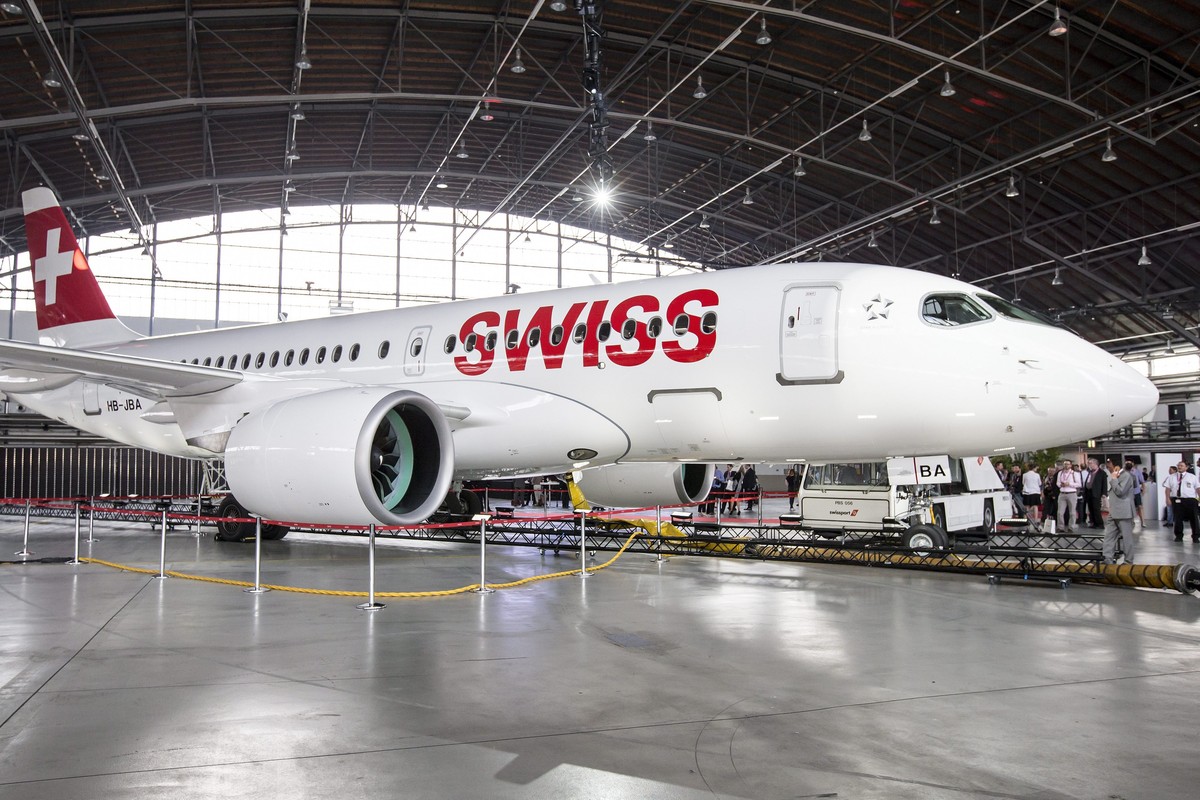 epa05410755 The new Bombardier C-Series CS100 airplane of the airline SWISS is presented on the occasion of the aircraft's baptism at the Zurich Airport in Kloten, Switzerland, 06 July 2016. Bomb ...