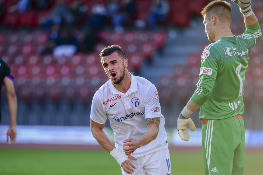 Iulian Filipescu Armando Sadiku jubelt nach seinem Treffer in der 93. Minute gegen den FC Basel.