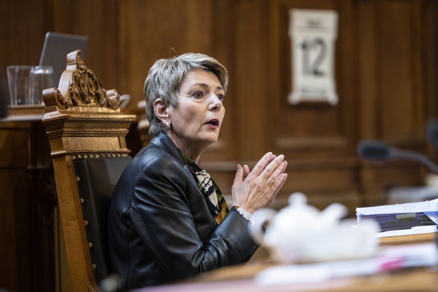 Bundesraetin Karin Keller-Sutter spricht an der ausserordentlichen Session der Eidgenoessischen Raete, am Mittwoch, 12. April 2023 im Staenderat in Bern. Die ausserordentliche Session wurde einberufen ...