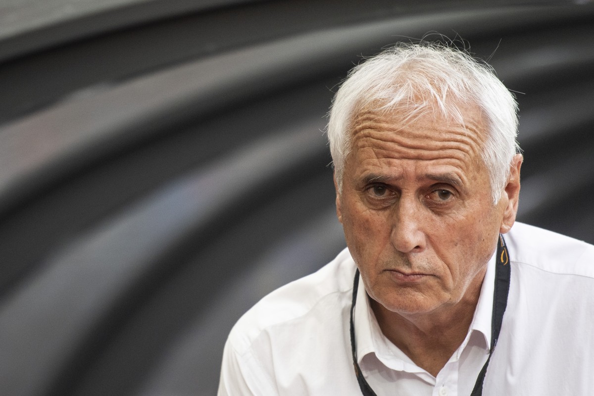 Kosovo's head coach Bernard Challandes reacts during the soccer friendly game Kosovo against Albania at the Letzigrund stadium in Zurich, Switzerland, on Tuesday, May 29, 2018. (KEYSTONE/Ennio Le ...