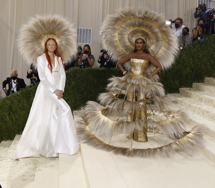 epa09466630 Harris Reed (L) and Iman pose on the red carpet for the 2021 Met Gala, the annual benefit for the Metropolitan Museum of Art's Costume Institute, in New York, New York, USA, 13 Septem ...