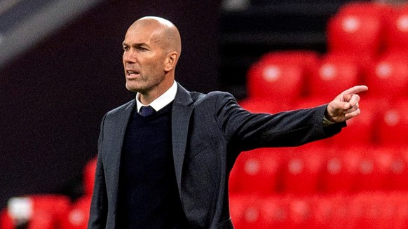 epa09205115 Real Madrid's head coach Zinedine Zidane reacts during the Spanish LaLiga soccer match between Athletic Bilbao and Real Madrid held at San Mames stadium in Bilbao, northern Spain, 16 May 2 ...